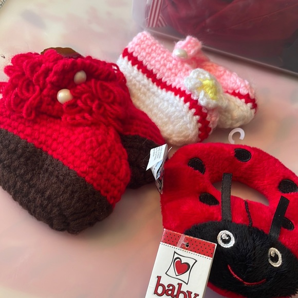 NWT Baby Lady Bug Rattle, Crocheted Mary Jane and Booties - Picture 1 of 4